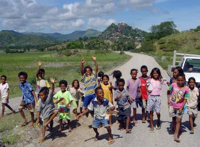Kinderen in de omgeving van Palmares. Klik op de foto om terug te keren naar het feiten overzicht