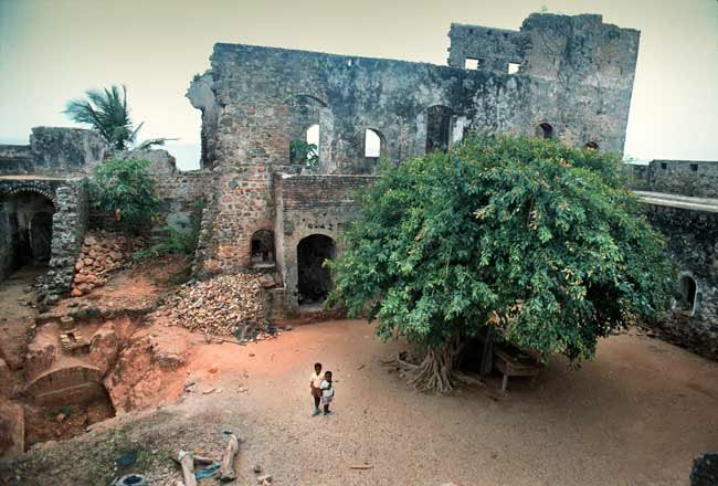 Nederlands slavenfort aan de kust van Ghana